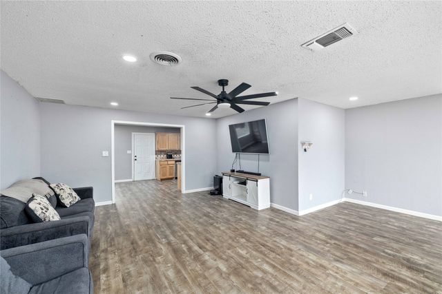 2215 13th Street, Brownwood, TX 76801