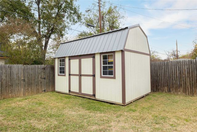 2215 13th Street, Brownwood, TX 76801