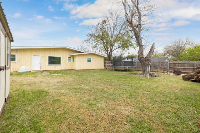 2215 13th Street, Brownwood, TX 76801
