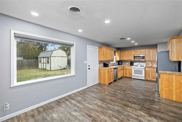 2215 13th Street, Brownwood, TX 76801