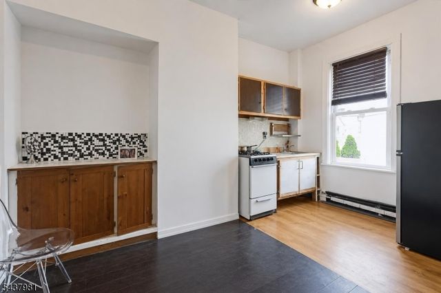 4108 New York Ave, Union City, NJ 07087