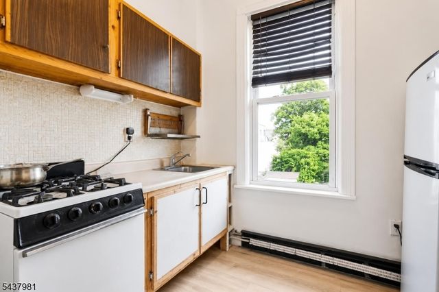 4108 New York Ave, Union City, NJ 07087