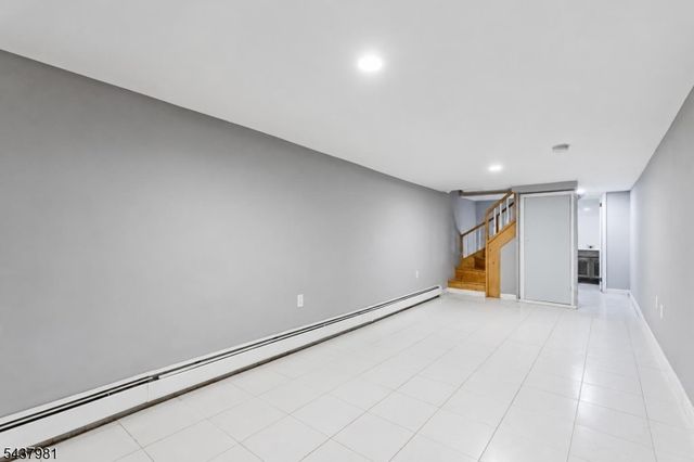 4108 New York Ave, Union City, NJ 07087