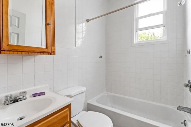 4108 New York Ave, Union City, NJ 07087