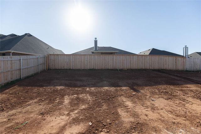 8712 Poppey Place, Yukon, OK 73099