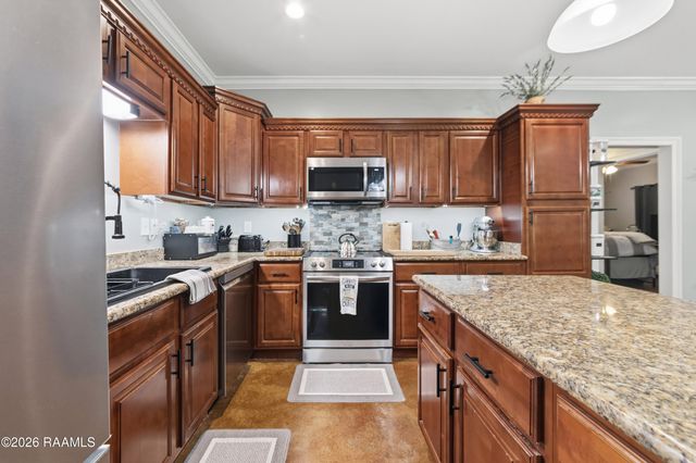 912 B Hector Connoly, Carencro, LA 70520