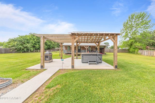 912 B Hector Connoly, Carencro, LA 70520