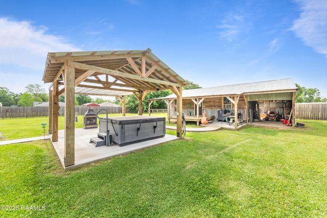 912 B Hector Connoly, Carencro, LA 70520