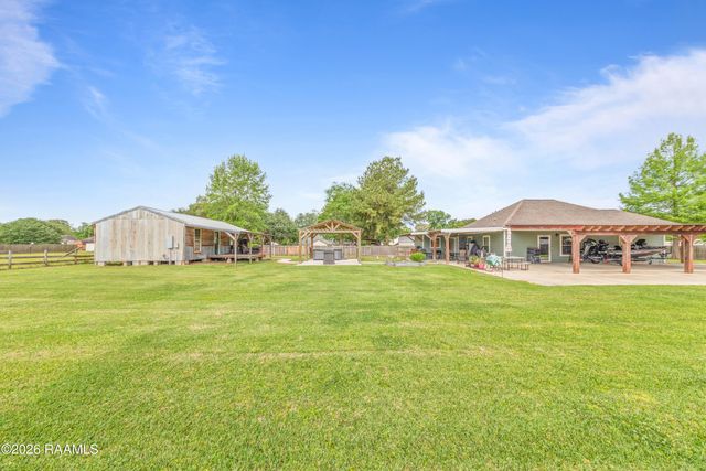 912 B Hector Connoly, Carencro, LA 70520