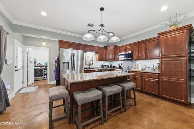 912 B Hector Connoly, Carencro, LA 70520