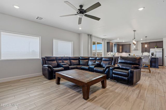 268 Emerald Sun Drive, El Paso, TX 79928