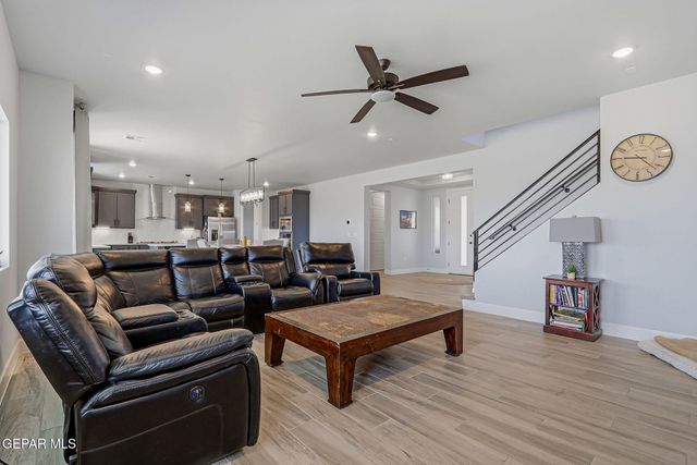 268 Emerald Sun Drive, El Paso, TX 79928
