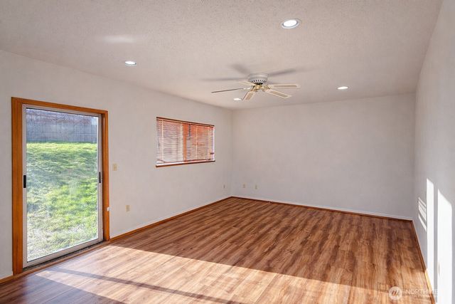 14329 79TH PL NE, Kirkland, WA 98034