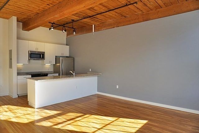 120 Water St 3009, North Andover, MA 01845