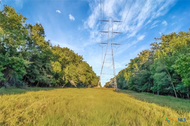 2698 County Road 284, Edna, TX 77957