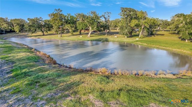 2698 County Road 284, Edna, TX 77957