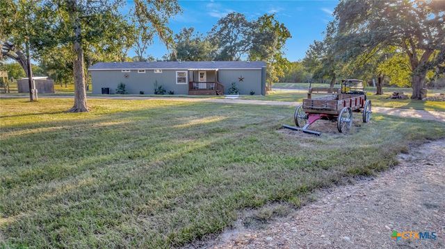2698 County Road 284, Edna, TX 77957