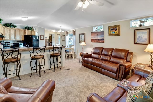 2698 County Road 284, Edna, TX 77957