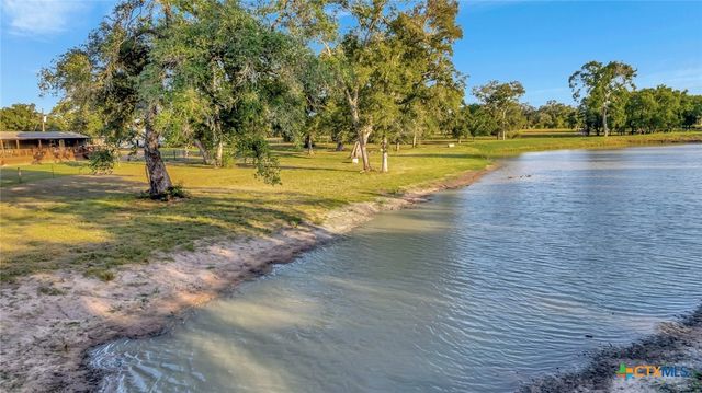 2698 County Road 284, Edna, TX 77957