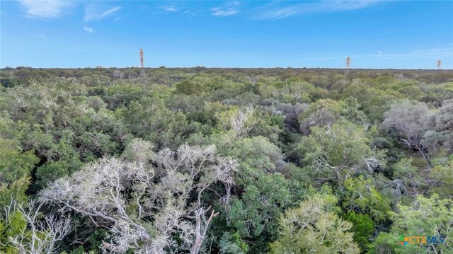 2698 County Road 284, Edna, TX 77957