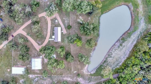 2698 County Road 284, Edna, TX 77957