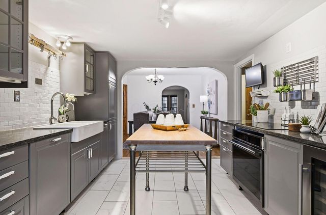 569 Walhalla Road, Columbus, OH 43202