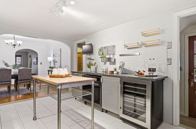 569 Walhalla Road, Columbus, OH 43202