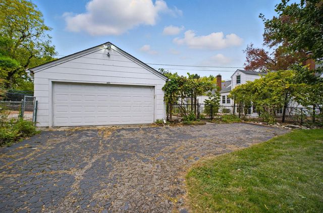 569 Walhalla Road, Columbus, OH 43202