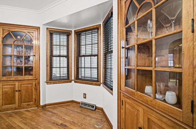 569 Walhalla Road, Columbus, OH 43202