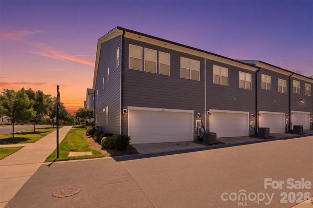 903 Kinsey Alley, Charlotte, NC 28217