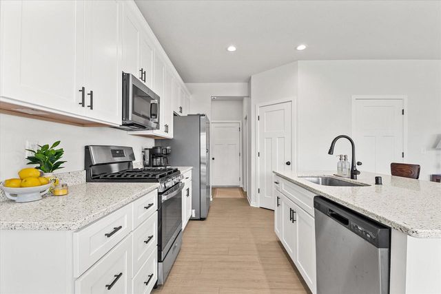 W72N1170 Augusta LANE, Cedarburg, WI 53012