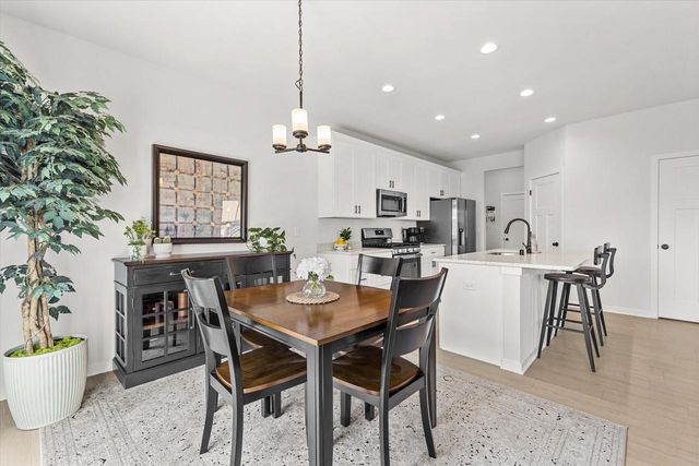W72N1170 Augusta LANE, Cedarburg, WI 53012