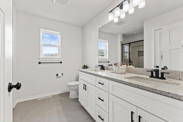 W72N1170 Augusta LANE, Cedarburg, WI 53012