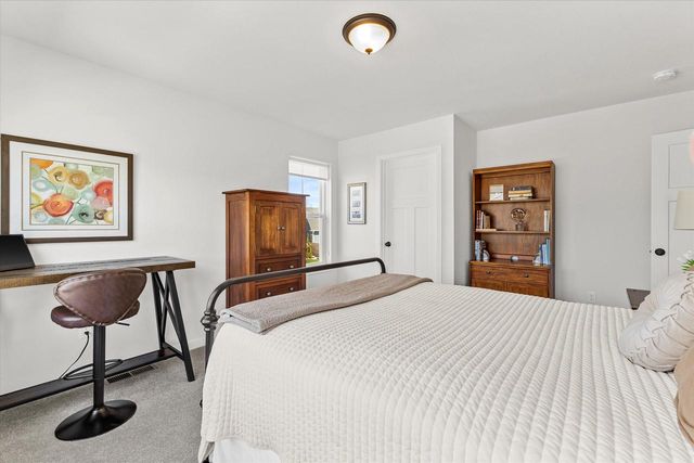 W72N1170 Augusta LANE, Cedarburg, WI 53012