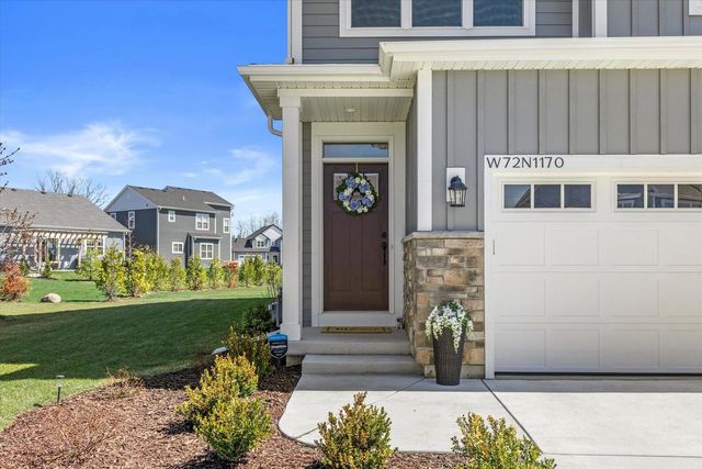 W72N1170 Augusta LANE, Cedarburg, WI 53012