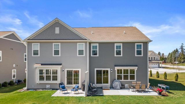 W72N1170 Augusta LANE, Cedarburg, WI 53012