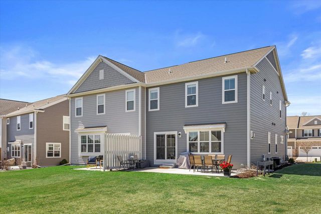 W72N1170 Augusta LANE, Cedarburg, WI 53012