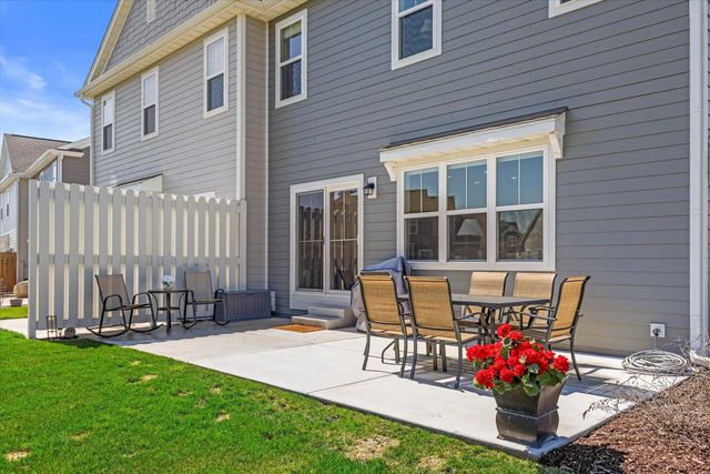 W72N1170 Augusta LANE, Cedarburg, WI 53012
