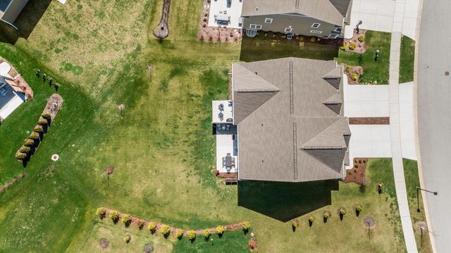 W72N1170 Augusta LANE, Cedarburg, WI 53012