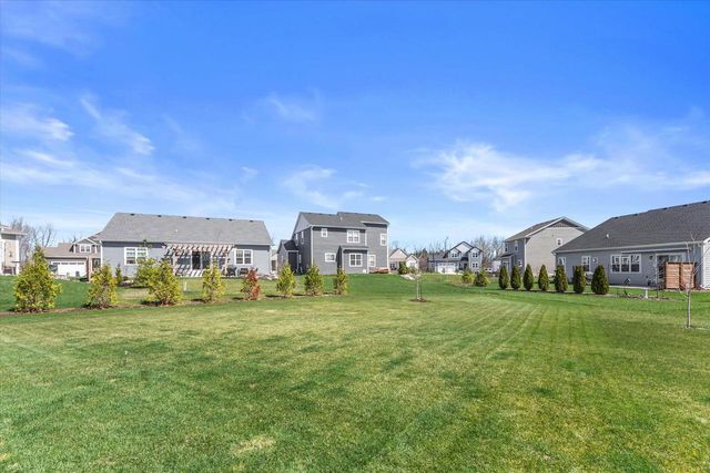 W72N1170 Augusta LANE, Cedarburg, WI 53012