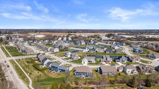W72N1170 Augusta LANE, Cedarburg, WI 53012