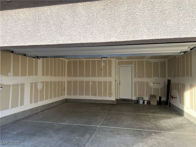 10772 Benhill Grove Court, Las Vegas, NV 89166