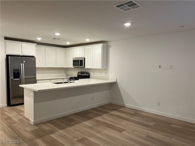 10772 Benhill Grove Court, Las Vegas, NV 89166