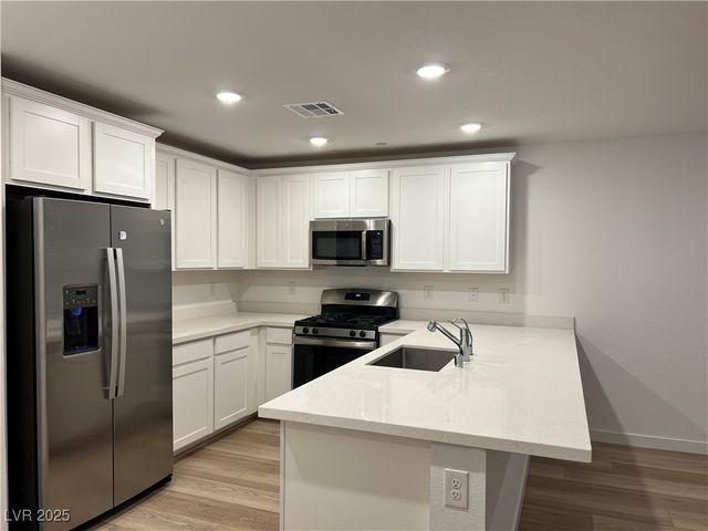 10772 Benhill Grove Court, Las Vegas, NV 89166