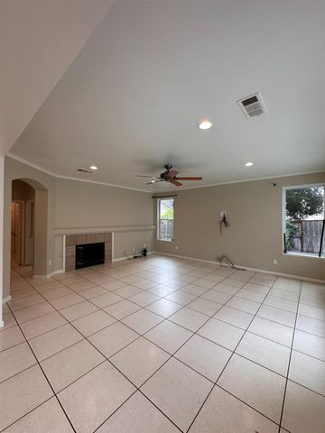 10324 Almanor Cir, Stockton, CA 95219