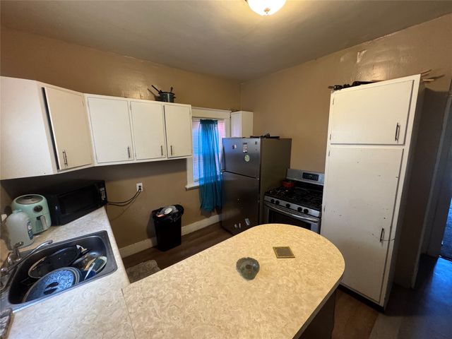 222 POPLAR Street, Erie, PA 16507