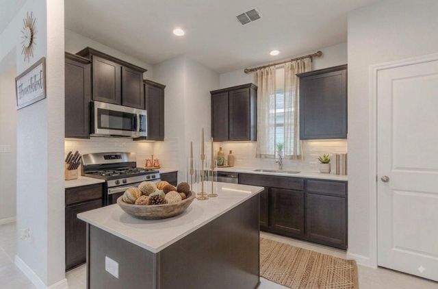 1064 Esplanade PKWY, San Marcos, TX 78666
