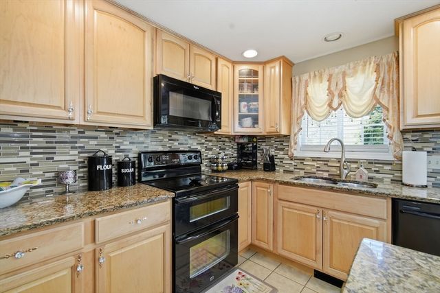 179 Cabinet St, Springfield, MA 01129