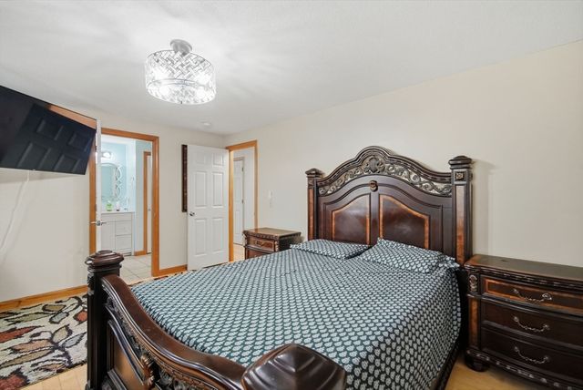 179 Cabinet St, Springfield, MA 01129