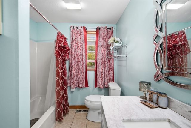179 Cabinet St, Springfield, MA 01129